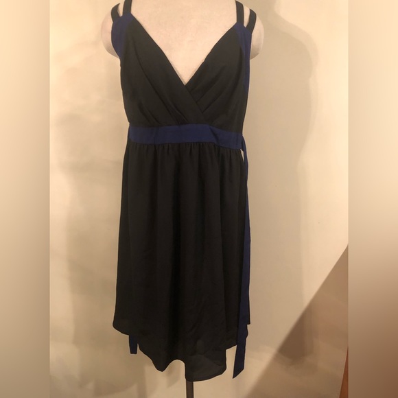 torrid Dresses & Skirts - Torrid Black and Blue Dress
